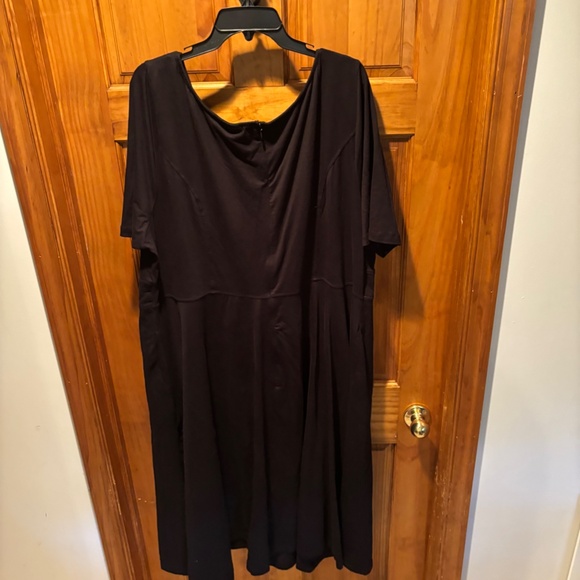 Eshakti Women's Short Sleeve Dress in Black 4X/30W - Picture 3 of 7